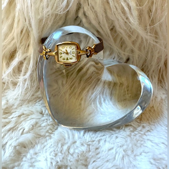 Vintage Elgin 10K RGP Bezel 19 Jewels Ladies Watch